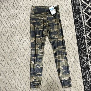 Nike One Womens Leggings Camo Size Medium New With Tags DD4559-222